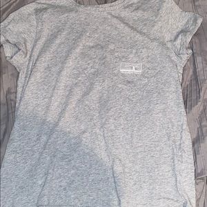 vineyard vines grey shirt